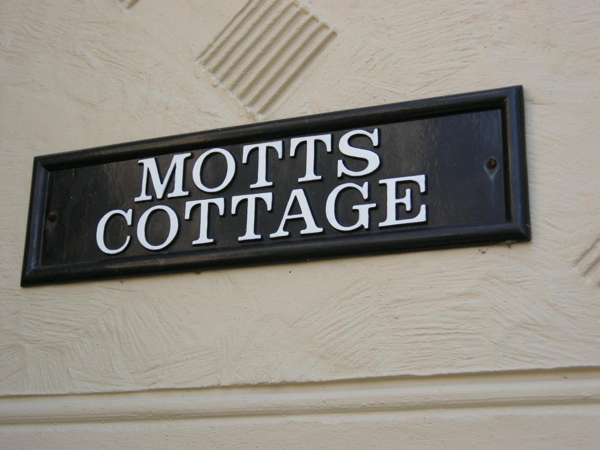 Motts Bed & Breakfast เกรทดันโมว์ ภายนอก รูปภาพ